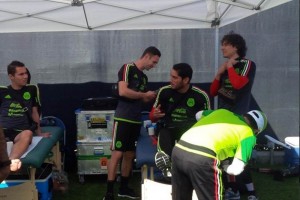 Los futbolistas mexicanos se preparaban para el entrenamiento de este martes