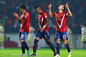Veracruz acrimilla 4-0 al Amrica Leobardo Lpez celebra con las manos al cielo la anotacin que consigui