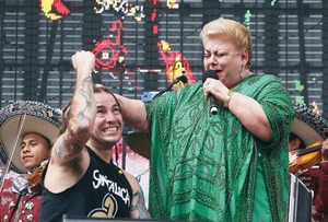 Paquita rockea con jvenes 