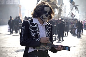 Muertos y un dron, en auxilio de Bond