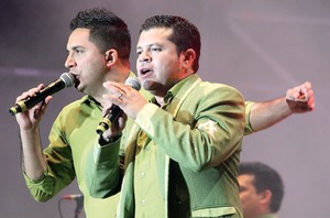 Divididos, todos se dicen Divididos, todos se dicen