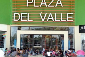 Los docentes que participan en estas movilizaciones son quienes se encuentran en el plant�n regional