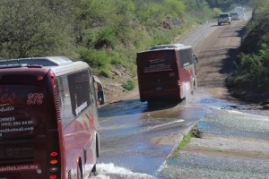 Viaja caravana de manifestantes hacia mina de Cananea Los manifestantes van hacia la mina Buenavista del Cobre