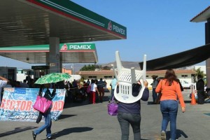 Los maestros tambi�n tomaron la gasolinera que se encuentra en la avenida Universidad, a sur de la c