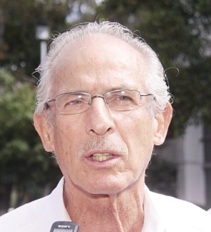 Pega ajuste al presupuesto a construcci�n