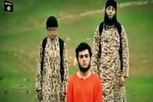 El hombre en el video, publicado la noche del martes, habla con acento del sur de Francia y al parec