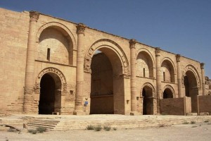 EI destruye antigua ciudad de Hatra, Patrimonio de la Humanidad Este ataque contra Hatra, capital del reino de los partos, se produce despus de que el jueves los y