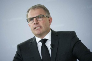 Prev� que pronto se tendr� conocimiento de las causas del accidente en los Alpes franceses y se most