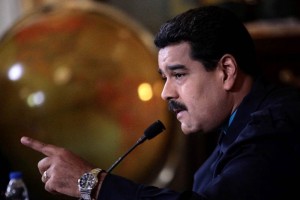 Maduro nombra ministro a funcionario sancionado por EU El presidente venezolano hizo el anuncio y solicit aplausos para el resto de los siete funcionarios