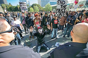 Protestan en LA contra la violencia policial