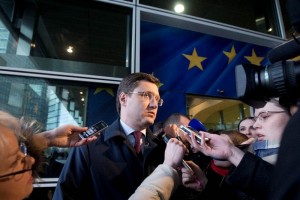 Rusia y Ucrania pactan flujo de gas hasta finales de mes Ambas partes aceptaron hoy seguir adelante con lo pactado, aunque con condiciones, y acordaron que v