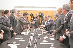 INE pide a candidatos entregar curr�culos