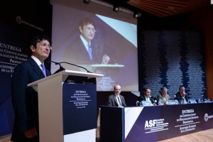 El titular de la SFP, Virgilio Andrade, encabez� la entrega de certificaciones de Fiscalizaci�n Supe