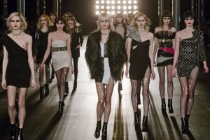 Saint Laurent decidi� combinar la actitud inicialmente subversiva con los aparentemente inocentes ve