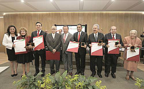 El presidente del CEN del PRI, C�sar Camacho, en la entrega de preseas a militantes distinguidos que