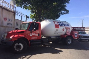 Piden asegurar inmuebles a Gas Nieto Piden asegurar inmuebles a Gas Nieto