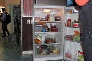 En el refrigerador se encontr� un pastel de chocolate, arroz blanco y carne de cerdo con chile, que 