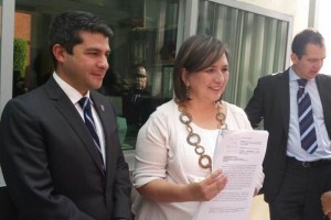 Acompa�ada por el l�der del PAN en el Distrito Federal, Mauricio Tabe, la aspirante panista confi� e