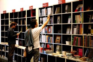 Feria del Libro Independiente busca aumentar lectores La presidenta de la Alianza de Editoriales Mexicanas Independientes (AEMI) destac que la feria tien