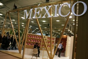 Escritores mexicanos cautivan a londinenses Escritores mexicanos cautivan a londinenses