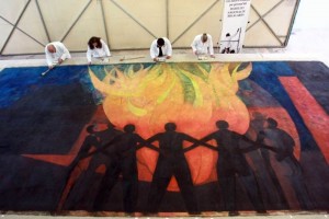 El mural fue restaurado de las perforaciones, golpes, rayones y manchas de humedad y polvo