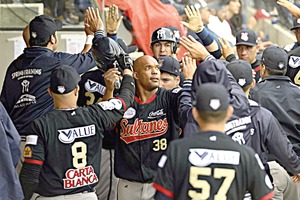 Sultanes empata serie