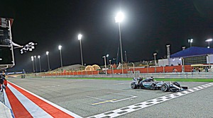 Hamilton ampl�a su ventaja