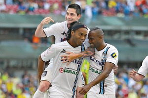 Ronaldinho se enfiesta en el Estadio Azteca Ronaldinho se enfiesta en el Estadio Azteca