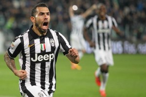 El delantero argentino celebra un gol con la Juventus durante la actual campa�a