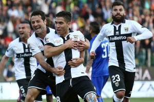 Parma sorprende y derrota por la mnima a la 'Juve' Los jugadores del Parma celebran la anotacin con la que derrotaron a la Juventus