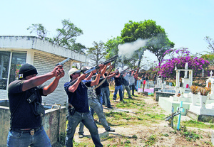 Con disparos, dan �ltimo adi�s a dos comunitarios