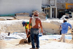 El ex alcalde se deslind� de la emisi�n de la licencia y acus� que se trataba de un permiso ap�crifo