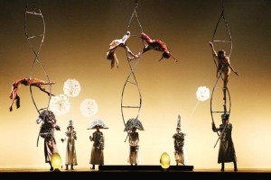 La Verit�, escrita y dirijida por Daniele Finzi Pasca, fue estrenada en 2013 en el Th�atre Maisonneu