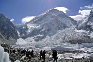 Todas las excursiones al Everest fueron canceladas como medida de seguridad tras el sismo de 7.8 gra