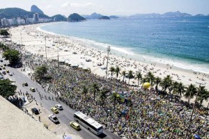 Marchan miles en Brasil contra el gobierno de Rousseff Cientos de personas se renen durante una manifestacin contra el gobierno de la presidenta Dilma Ro