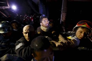 Nueva avalancha en Nepal deja hasta 250 desaparecidos Desde el terremoto, Nepal se ha visto remecido por decenas de fuertes rplicas