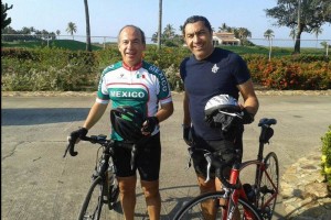 El panista Jorge Camacho, aspirante a gobernar Guerrero, realiz� ciclismo junto con el ex presidente
