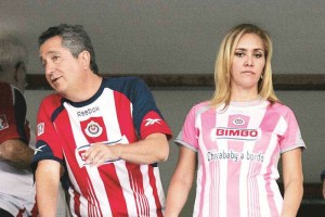 Jorge Vergara destituye a su esposa Anglica Fuentes como directora del Grupo Omnilife-Chivas por 