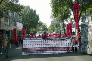 Dicho contingente se concentr� en las inmediaciones del Metro Taxque�a y se espera que se re�na con 