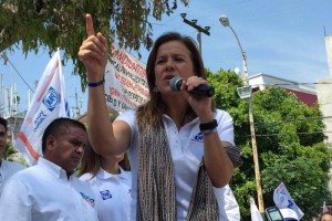 Irrumpen priistas en mitin del PAN; asiste Margarita Zavala