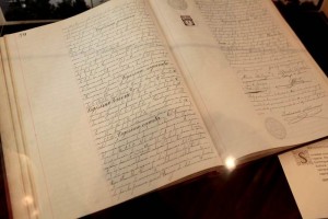 Ensean a descifrar antiguos documentos Antes de empezar con la lectura y transcripcin de un texto antiguo, se deben tomar en cuenta una se