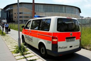 La polic�a realiz� una minuciosa inspecci�n de las instalaciones.