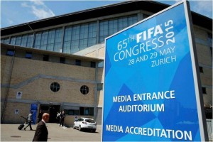 Detenidos por caso FIFA afrontan rpida extradicin a EU FIFA vive el peor escndalo en sus ms de 100 aos de historia.