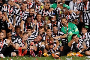 Jueventus celebra el t�tulo tras vencer a la Lazio