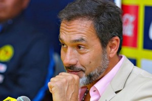 <B>Barra Brava</b> Matosas y sus enjuagues El estratego uruguayo recibira un porcentaje por llevar jugadores