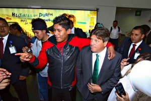 Herrera se tom� fotos con los aficionados