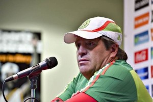 El entrenador del tri durante una conferencia de prensa