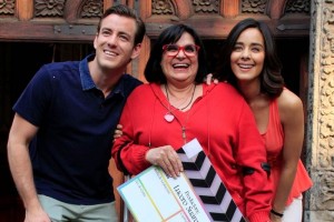 Una telenovela con humor y futbol Juan Diego Covarrubias, la productora Lucero Surez y Esmeralda Pimentel durante claquetazo para el