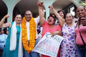 El aspirante pri�sta al gobierno de Guererro suspendi� este s�bado sus actos de campa�a en se�al de 