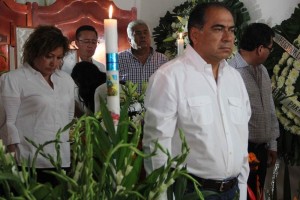 El candidato tricolor suspendi� sus actividades de campa�a este s�bado para llevar el p�same a la fa